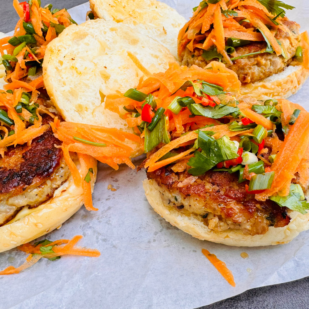 Coriander & Sweet Chilli Chicken Burgers
4 × 125g
